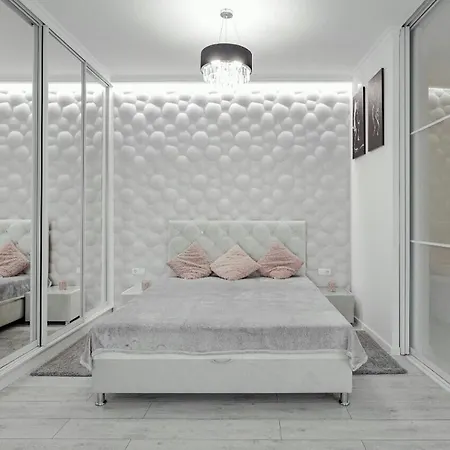 трансформер в аркадии у моря